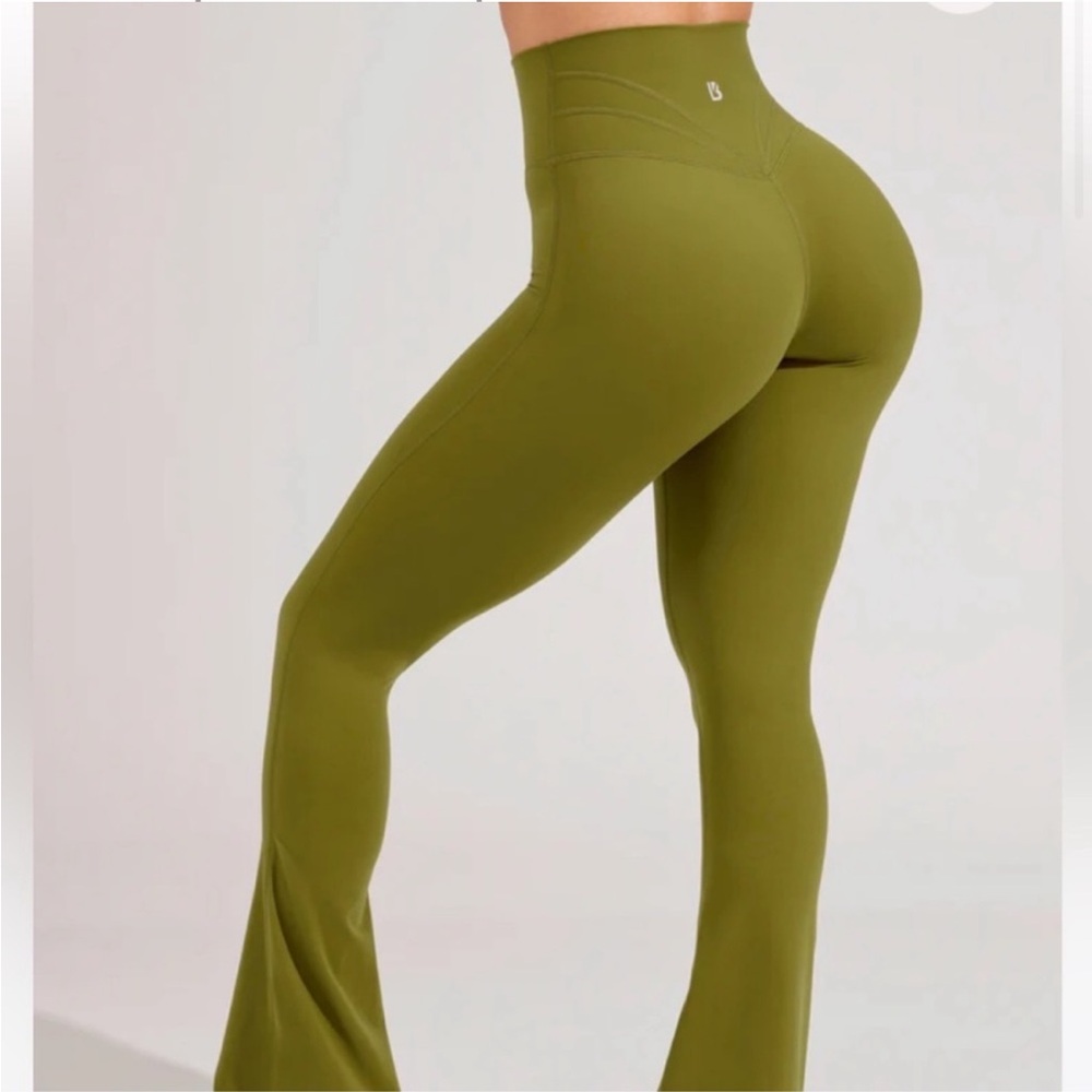 buffbunny foxy flare army green leggings